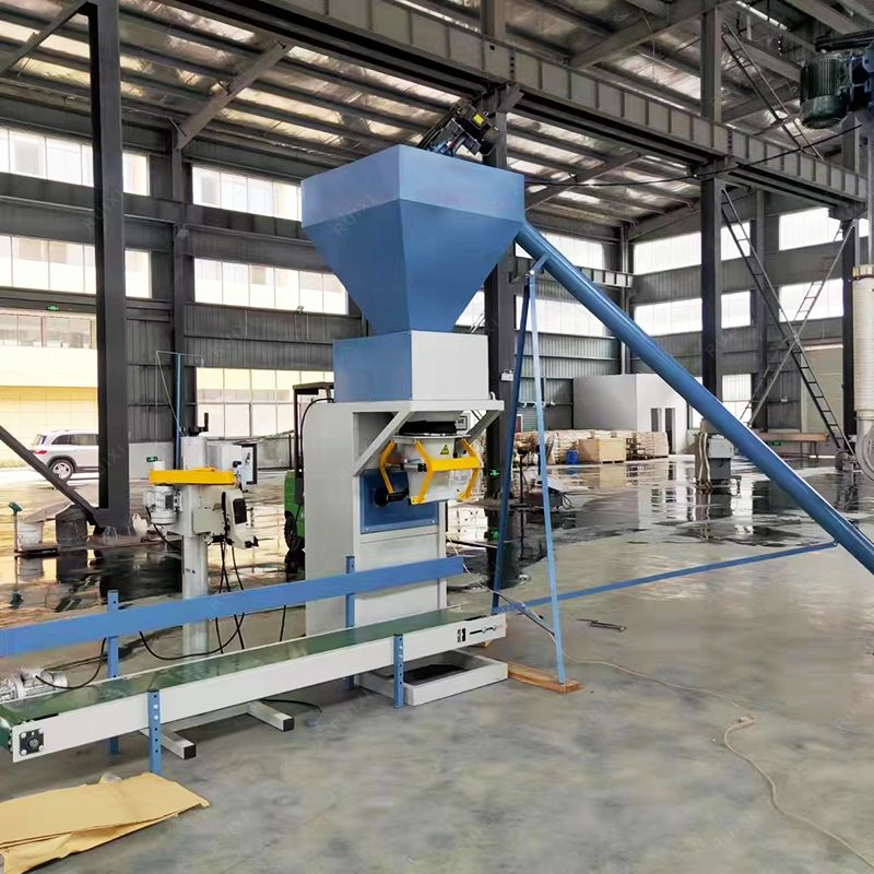 Automatic fish meal weighing packaging machine